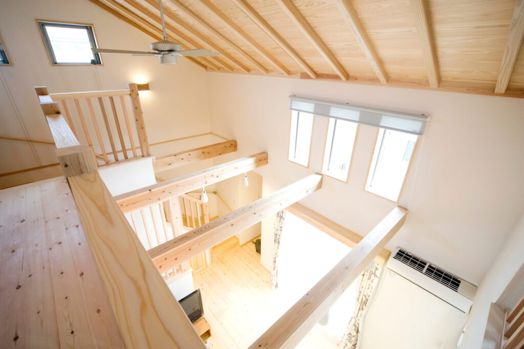 無垢材の二階建て（安曇野市）